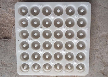 Porcellana Il distanziatore concreto di plastica bianco modella 25 * 25 * 6cm per resistenza all'abrasione della costruzione fornitore